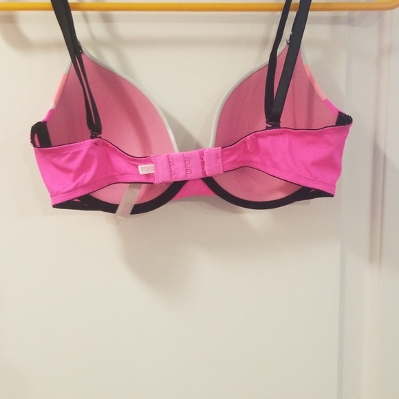 Pink bra - Picture 2 of 3